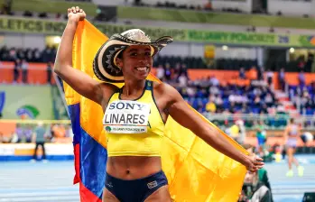 Natalia Linares y su alegría por lograr medalla en el Mundial de Polonia. FOTO: GETTY
