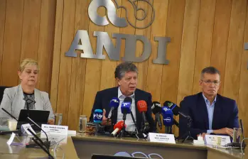 Rueda de prensa conjunta entre la Andi y el Comité Empresarial Ecuatoriano para presentar postura frente a las recientes medidas comerciales adoptadas entre los gobiernos de Colombia y Ecuador. Foto: Cortesía