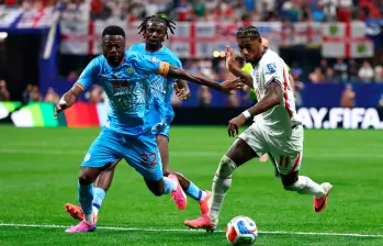 Mbemba, capitán de Congo en el Mundial no sabe cuándo nació: esta es la historia de sus 4 registros 