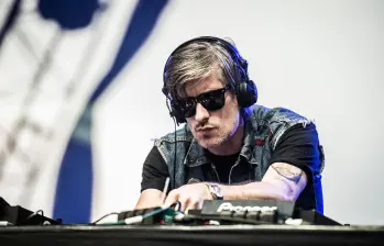 Kavinsky, cuyo nombre real era Vincent Belorgey, se convirtió en una figura central de la música electrónica francesa gracias a Nightcall, canción que forma parte de la banda sonora de Drive y que interpretó en la clausura de los Juegos Olímpicos de París 2024. FOTO Getty Images