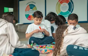 Ser School cuenta con 372 estudiantes matriculados, 379 graduados entre los que se destacan grandes artistas y líderes. Foto: Cortesía: 