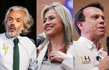 Los candidatos vicepresidenciales Leonardo Huerta, Edna Bonilla y Juan Daniel Oviedo coincidieron en rechazar nuevas negociaciones políticas con grupos armados ilegales durante un debate electoral. FOTO: Colprensa.