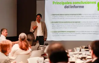En la presentación del tercer Informe de la Mesa del Empleo de Antioquia se planteó que el reto para 2026 no es solo generar más puestos de trabajo, sino mejorar su calidad. FOTO cortesía Comfama