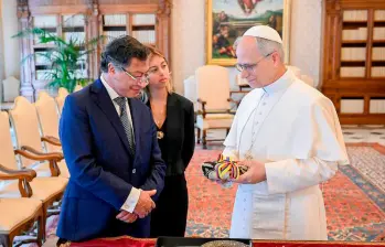 Para el presidente sería muy bueno que el papa conociera Chiribiquete, porque “es la primera tierra que emerge del agua en el planeta”. FOTO: Presidencia