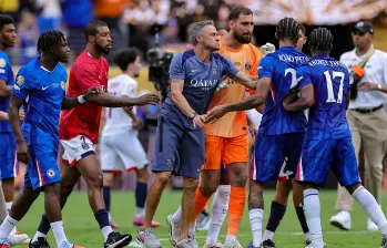 El entrenador español Luis Enrique Martínez, de 55 años, tuvo un encontrón con el brasileño Joao Pedro, refuerzo del Chelsea. FOTO: GETTY