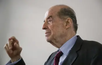 Álvaro Leyva, excanciller de Colombia, es acusado de un intento de golpe de Estado en contra del Presidente Gustavo Petro. Cortesía, Colprensa. 