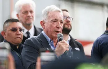 El expresidente Álvaro Uribe Vélez se refirió al proceso del Centro Democrático para definir su aspirante a la Presidencia en 2026. FOTO: COLPRENSA
