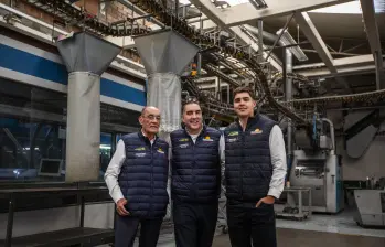 Antonio, Leonardo y Juan José pérez son parte de la familia que mantiene el legado de Tierragro. FOTO: Julio César Herrera