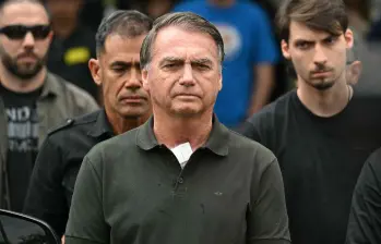 Jair Bolsonaro se encuentra en un complejo policial tras haber intentado romper tu tobillera de monitoreo. Foto: AFP