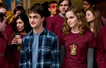 Daniel Radcliffe y Emma Stone interpretaron a Harry y Hermione en la saga de películas. FOTO Cortesía Warner