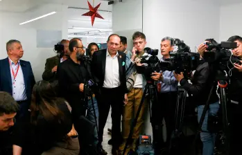 Ministro de Trabajo no descarta subir el salario mínimo por encima de los $2 millones tras la suspensión temporal. FOTO COLPRENSA