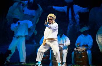 El fenómeno Bad Bunny trascendió los escenarios: su residencia en Puerto Rico no solo reunió a más de 600 mil espectadores, también movió la economía de la isla con récords en turismo, empleos y aumento del PIB. FOTO: GETTY