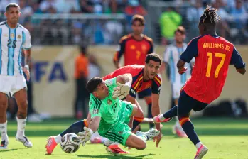 El futbolista español Nico Williams anotó en los primeros minutos del tiempo extra. Sin embargo, el central anuló el gol. Foto: AFP