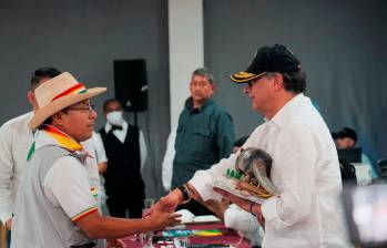 El presidente Gustavo Petro llegó a Tumaco en la tarde de este martes, después de varias horas de retraso. Foto Presidencia de la República.