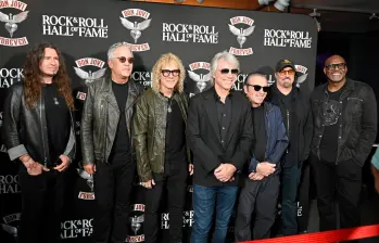La banda de rock Bon Jovi tendrá una película biográfica que explorará sus inicios en Nueva Jersey y su ascenso a la fama internacional. FOTO: Getty