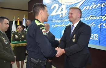 Tyler Schwab ha recibido reconocimientos de la Policía Nacional de Colombia por su labor en la lucha contra los delitos sexuales que cometen los extranjeros, principalmente sus compatriotas. FOTO Cortesía