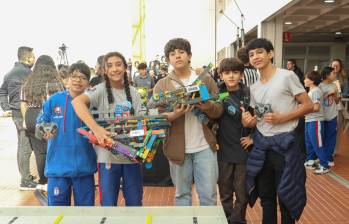 Equipos de distintas regiones del país competirán con robots diseñados y programados por estudiantes en el Torneo Nacional de Robótica Extrema VEX 2026. FOTO cortesía EIA