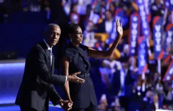 Barack y Michelle Obama, quienes llevan juntos más de 35 años, hablaron abiertamente sobre su matrimonio. FOTO: Getty 