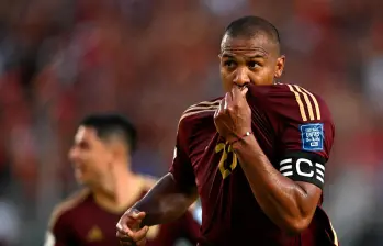 El delantero venezolano Salomón Rondón anotó uno de los goles con los que “La Vinotinto” se impuso en Maturín. FOTO: TOMADA DEL X DE @Conmebol