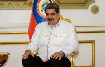 Durante un congreso del Partido Socialista Unido de Venezuela, Nicolás Maduro bromeó al asegurar que es “más famoso que Taylor Swift, Karol G y Bad Bunny”, en medio de crecientes tensiones entre Caracas y Washington. FOTO: Colprensa.