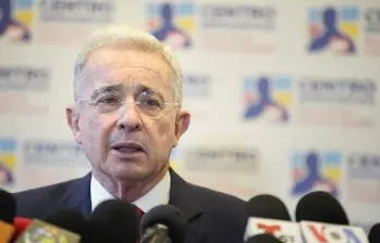 El Centro Democrático enfrenta tensiones internas por la definición de listas al Congreso y la elección de su candidata presidencial. FOTO: Colprensa. 