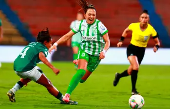 La futbolista antioqueña Sara María Martínez es una de las mejores jugadoras del cuadro verde femenino. FOTO: MANUEL SALDARRIAGA 