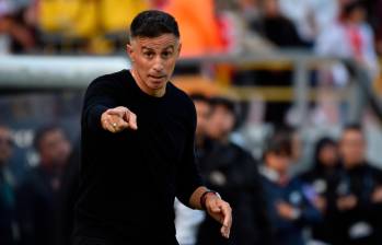 Pablo Peirano deberá estar por fuera del banco del Bucaramanga durante varios partidos. FOTO COLPRENSA