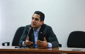 El senador reelecto por el Pacto Histórico tendrá que responder ante la Corte Suprema por violencia intrafamiliar agravada. FOTO: Camila Díaz - Colprensa