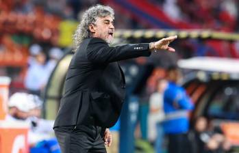 El nombre de Leonel Álvarez cae muy bien dentro de la hinchada roja. FOTO MANUEL SALDARRIAGA