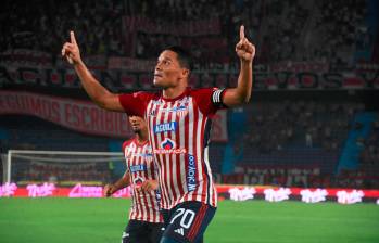 Carlos Bacca fue el encargado del gol de la victoria de Junior sobre América. FOTO COLPRENSA