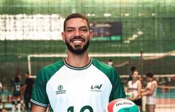 Jorge Mesa además de liderar a Antioquia al título fue elegido como el mejor armador del Clasificatorio a Juegos Nacionales, disputado en Cali. FOTOS CORTESÍA LIGA ANTIOQUEÑA DE VOLEIBOL 