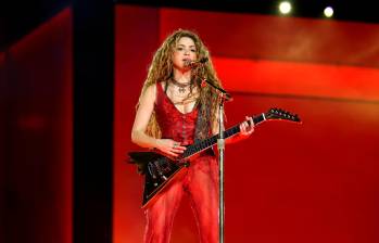 Shakira en una de sus presentaciones en vivo en Brasil. FOTO: Getty 