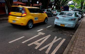 Según la Fiscalía, la banda tenía cooptados varios acopios de El Poblado, en donde otros taxistas eran intimidados. FOTO: Manuel Saldarriaga