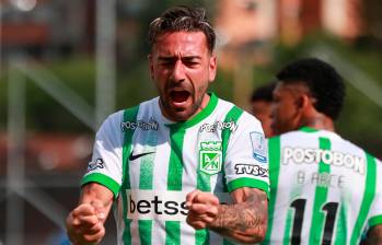 Javier Gandolfi sorprendió de entrada con un once inicial que incluyó varias novedades, entre ellas los refuerzos que llegaron para este semestre. César Haydar, Juan Bauzá, Marlos Moreno y Facundo Batista fueron titulares, y sería precisamente el delantero uruguayo quien abriría el marcador y, de paso, se estrenaría como goleador con la camiseta verde. Foto: Manuel Saldarriaga Quintero