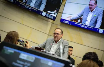 Hasta el momento, han sido aprobados 17 artículos, en medio del malestar generado por el decreto que convoca una consulta popular impulsada por el Gobierno. Foto: Cortesía