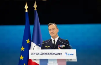 Fabien Mandon, jefe del Estado Mayor francés, durante su intervención ante los alcaldes. FOTO: Fabien Mandon vía X. 