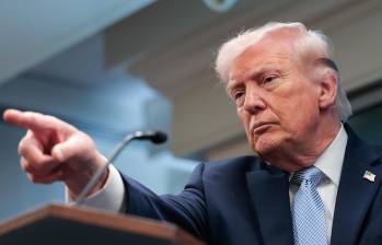 Donald Trump sigue endureciendo el acceso de los migrantes a una vida legal en Estados Unidos, pero los gobernadores empiezan a oponérsele. Foto: AFP