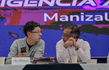 El presidente Gustavo Petro y el ministro de Educación, José Daniel Rojas, durante la posesión en el cargo de este último. Foto: Presidencia