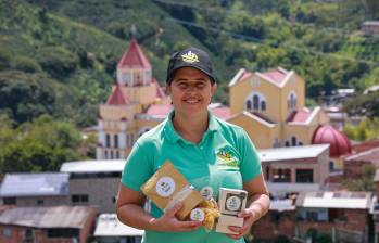 En la finca de Catalina funciona Los Sabores de Cata, donde produce harina de plátano, bocadillos y platanitos de limón. FOTO MANUEL SALDARRIAGA