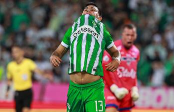 El jugador de Atlético Nacional, Nicolás Rodríguez, deberá responder por la denuncia en su contra. FOTO MANUEL SALDARRIAGA
