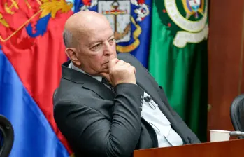 El proyecto de ley para desarmar a las bandas ya fue presentado al Congreso, sin convencer a todas las voces del Gobierno, entre ellas al consejero comisionado Otty Patiño. FOTO: GETTY.