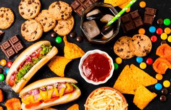 El impuesto saludable a los ultraprocesados ya supera los $1,9 billones en Colombia, en medio de preocupaciones por el alto consumo de comida chatarra. FOTO suministrada por High Results