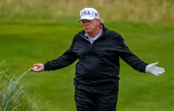 El presidente Donald Trump manifestó no tener nada que esconder respecto a un posible vínculo con el fallecido delincuente sexual Jeffrey Epstein. Foto: Getty Images