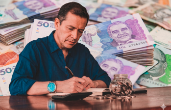La prima de servicios es una prestación social obligatoria que reciben los trabajadores dependientes en Colombia dos veces al año, en junio y en diciembre. FOTO Cortesía
