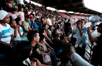 La crisis humanitaria provocó el desplazamiento forzado de al menos 70.000 personas. FOTO COLPRENSA