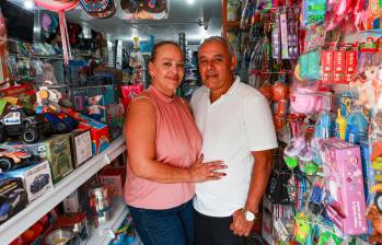 Arnulfo y Sor Eleida han sostenido su emprendimiento familiar mientras sacaban adelante a sus tres hijos. Hoy son profesionales y también emprendedores. FOTO MANUEL SALDARRIAGA.