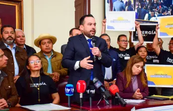 El ministro de Energía, Edwin Palma, radicó ante la Comisión Quinta de la Cámara de Representantes el proyecto de ley “Regulación Justa y Democratización del Sector Energético”. FOTO tomada de X