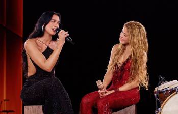 Shakira y Dua Lipa cantando Antología. FOTO Cortesía Nicolás Gerardin