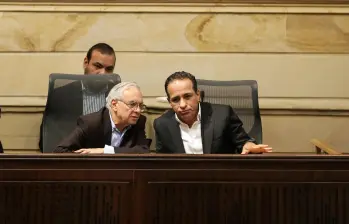 Alexander López (derecha) se desempeñó como director del DNP luego de perder su curul como senador. Foto: Colprensa - Catalina Olaya