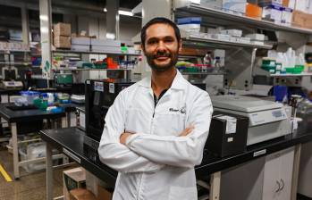 Este es Wbeimar Aguilar, doctor en Ciencias Básicas Biomédicas y coordinador del Grupo de Inmunovirología. FOTO Manuel Saldarriaga.